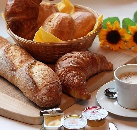 La Taniere De La Bete Frühstückspension Saugues